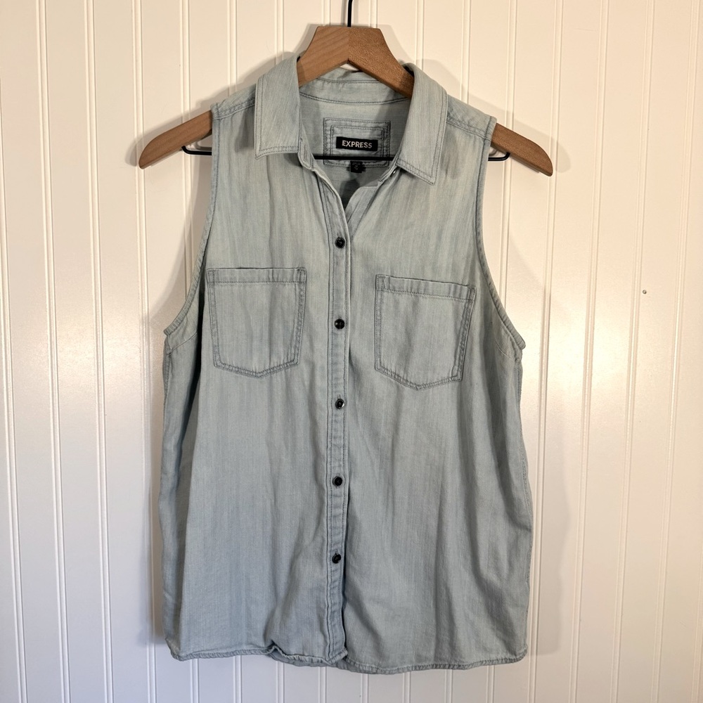 Express Women’s Light Wash Sleeveless Denim Button-Up Top 100% Cotton Medium